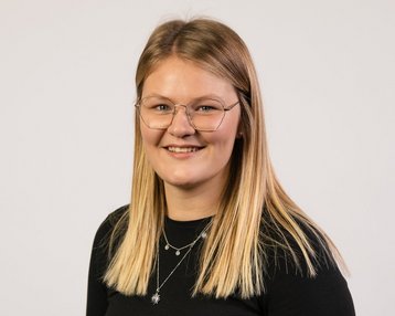 Julia Pfeifer | SRH Fernhochschule