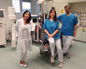 Claudia John und Alexander Kunze mit Chefärztin Dr. Ramona König im SRH Klinikum Suhl