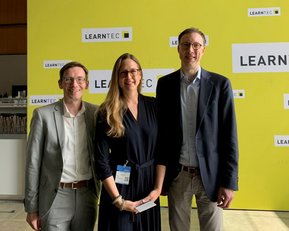 PM_SRH_FH_Doppelte_Auszeichnung Yes we can! Der Bachelorstudiengang Pflege wurde als „Akademisches Studienangebot des Jahres 2023“ ausgezeichnet.